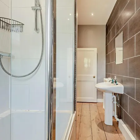 4 Bed In Oc-92181